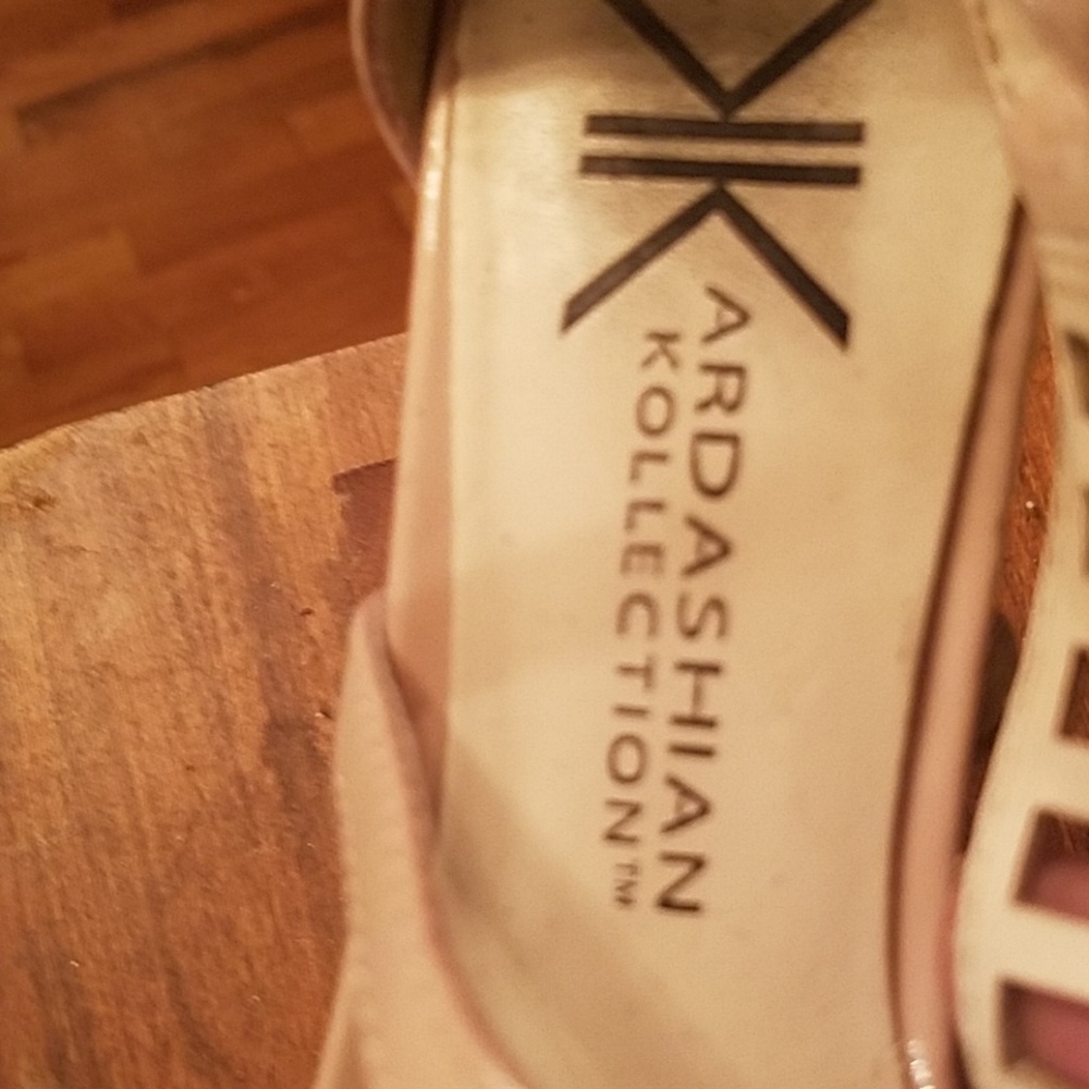 Women's dress shoes